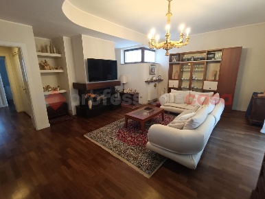 Foto Villa unifamiliare in Via F.lli Bandiera 1, Busto Garolfo Centro