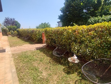 Foto Appartamento in Strada Fossa Monda Sud, Modena di 180 m² con 5 locali