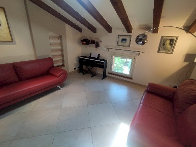 Foto Appartamento in Strada Fossa Monda Sud, Modena di 180 m² con 5 locali