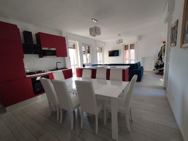 Foto Appartamento a Pisa di 90 m² con 4 locali in vendita