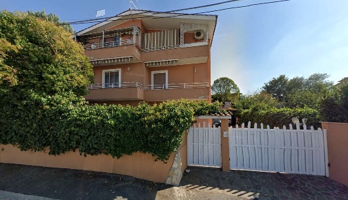 Foto Appartamento in Via Quero 70, Roma di 60 m² con 3 locali in vendita