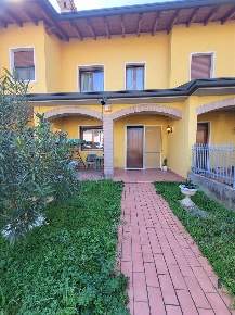 Foto Villa a schiera in Barbarani 233, Mozzecane di 245 m² con 7 locali