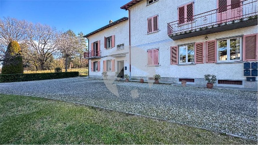 Foto Appartamento in via Pareto 4/1, Albinea di 210 m² con 11 locali