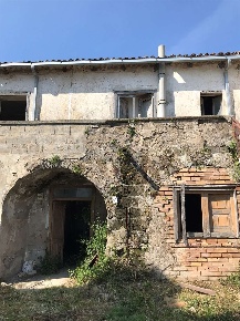Foto Appartamento in Via Dei Colombi, Carinola di 300 m² con 8 locali