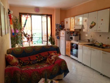 Foto Appartamento in via fratelli rosselli, Luni di 50 m² con 2 locali