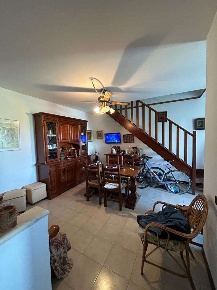 Foto Appartamento in via fratelli rosselli, Luni di 80 m² con 4 locali