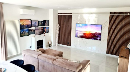 Foto Appartamento in via isola alta, Luni di 210 m² con 6 locali in vendita