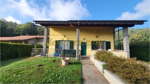 Foto Villa unifamiliare a Vergiate in vendita