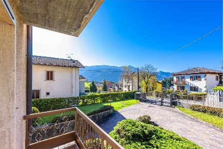 Foto Appartamento in Via Barbarigo, Clusone di 100 m² con 3 locali