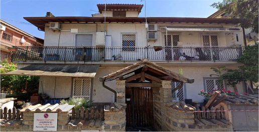 Foto Appartamento in Via Trabia 31, Roma di 90 m² con 4 locali in vendita