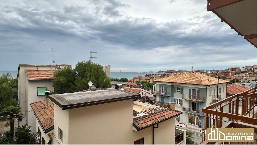 Foto Appartamento a Ancona di 107 m² con 5 locali in vendita