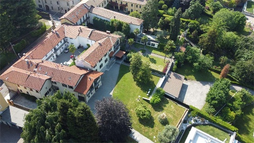 Foto Appartamento in Viale Rimembranze  3, Appiano Gentile di 180 m²