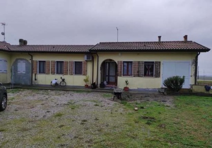 Foto Villa unifamiliare in Maresana, Cavarzere di 292 m² con 10 locali
