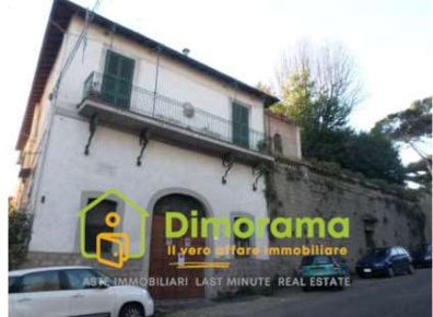 Foto Appartamento Ronciglione di 160 m² con 4 locali in vendita