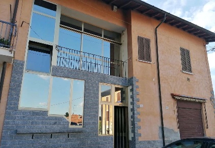 Foto Appartamento in via Stocchetti 17, Besozzo di 130 m² con 8 locali