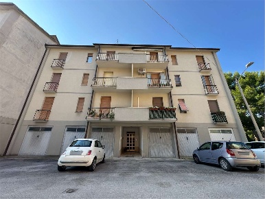 Foto Appartamento in via Patrizi, Ancona di 98 m² con 4 locali in vendita