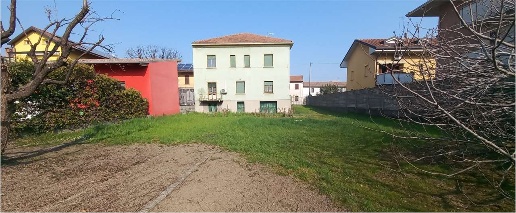 Foto Villa unifamiliare in LONGOBARDICA, Fara Gera d'Adda di 540 m²