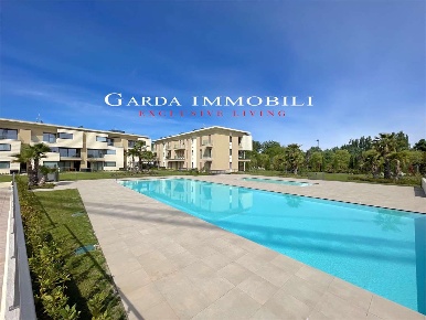 Foto Appartamento in Via Coorti Romane, Sirmione di 115 m² con 3 locali