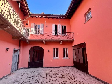 Foto Appartamento in Via Regina Piniroli, Besozzo di 110 m² con 3 locali