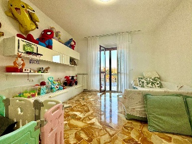 Foto Appartamento in Via De Amicis, Besozzo di 80 m² con 3 locali