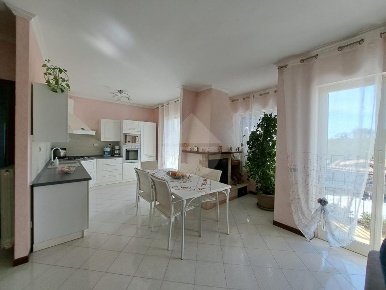Foto Villa a schiera in via del falco, Fabrica di Roma di 143 m² in vendita