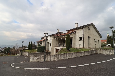Foto Villa a schiera in Via Piave, Oggiono di 150 m² con 4 locali
