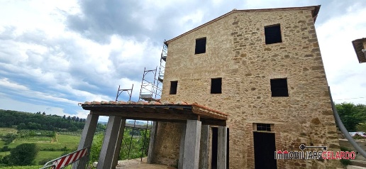 Foto Villa unifamiliare a Poggibonsi di 175 m² con 6 locali in vendita