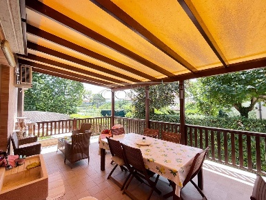 Foto Appartamento a Senigallia di 186 m² con 6 locali in vendita