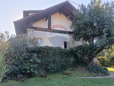 Foto Villa singola a Massa di 150 m² con 4 locali in vendita