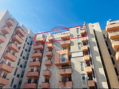 Foto Appartamento in Via Cesare Terranova, Ragusa di 95 m² con 6 locali