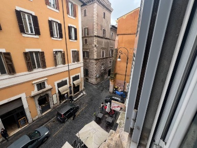 Foto Appartamento in Via Arenula, Roma di 93 m² con 3 locali in vendita