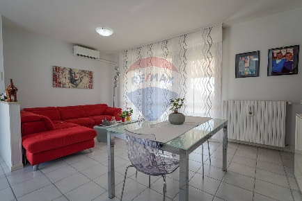 Foto Appartamento in Via Sandro Pertini, Zanica di 93 m² con 3 locali
