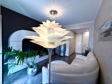 Foto Appartamento in Via Luigi Bertett, Palermo di 121 m² con 4 locali