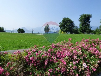 Foto Appartamento in via Fortino, Laveno-Mombello di 140 m² con 4 locali