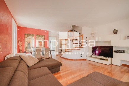 Foto Villa bifamiliare in via Mameli, Mogliano Veneto di 160 m² in vendita