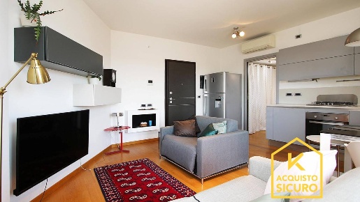 Foto Appartamento in Via Alfredo Cappellini, Milano di 80 m² con 3 locali
