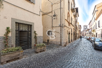 Foto Appartamento in Via Grotti, Viterbo di 110 m² con 3 locali in vendita