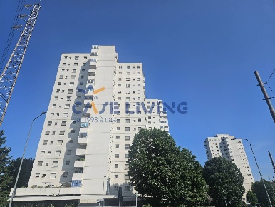 Foto Appartamento in Via Michele Saponaro, Milano di 78 m² con 2 locali
