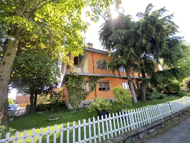 Foto Villa unifamiliare a Piacenza di 600 m² con 9 locali in vendita
