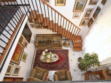 Foto Appartamento in via del fante, Livorno di 230 m² con 10 locali