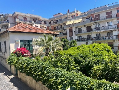 Foto Appartamento in Via Gioacchino Cardano 7, Portici con 4 locali
