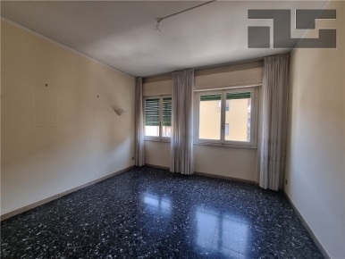 Foto Appartamento in VIA DELLA RONDINELLA, Firenze di 100 m² con 4 locali