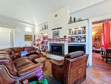 Foto Villa bifamiliare a San Giuliano Terme di 120 m² con 5 locali