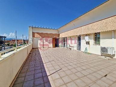 Foto Appartamento a San Giuliano Terme di 125 m² con 4 locali in vendita