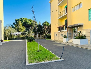 Foto Appartamento a Livorno Shangai di 100 m² con 5 locali in vendita