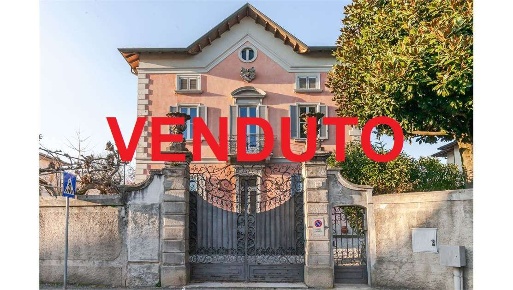 Foto Appartamento a Cassano d'Adda di 223 m² con 4 locali in vendita