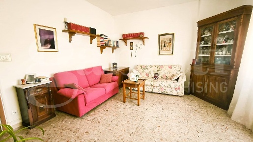 Foto Appartamento in Via Trieste 7, Follonica di 87 m² con 4 locali