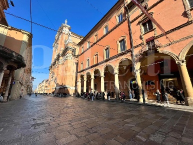 Foto Appartamento in Via INDIPENDENZA 7, Bologna di 113 m² con 3 locali