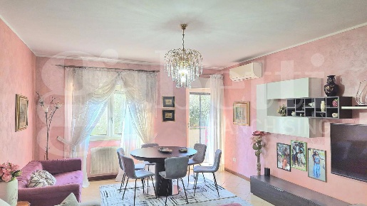 Foto Appartamento in Via Camerano snc, Orte di 136 m² con 6 locali