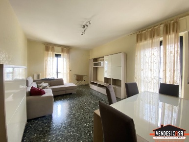 Foto Appartamento in Via Vechia Canneto, Valenzano di 120 m² con 4 locali